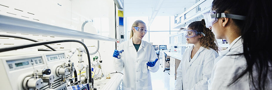 estudantes de biomedicina