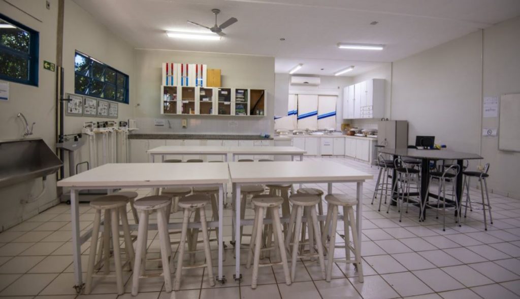 Laboratório de Farmácia - Uniderp Agrárias