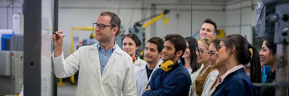 estudantes de engenharia elétrica