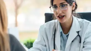 médica com paciente